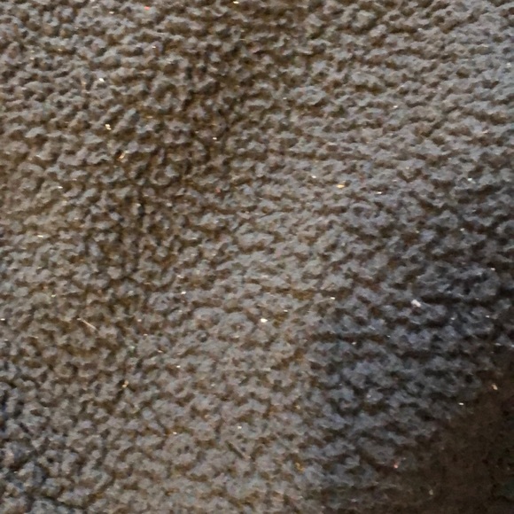 fuzzy AE crewneck - Picture 4 of 4